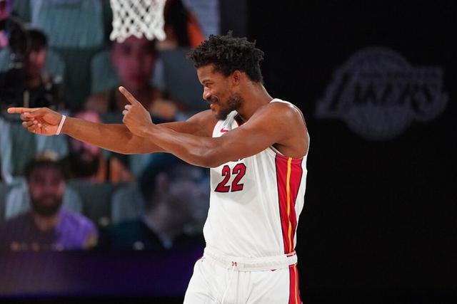 NBA对决：76人战胜活塞，詹姆斯展现漂移投篮技术